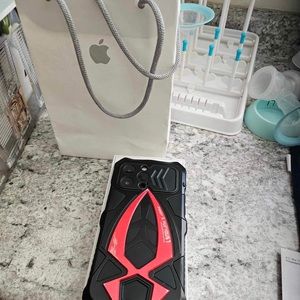 iPhone 14 pro max like new no scratch or cracks cash only